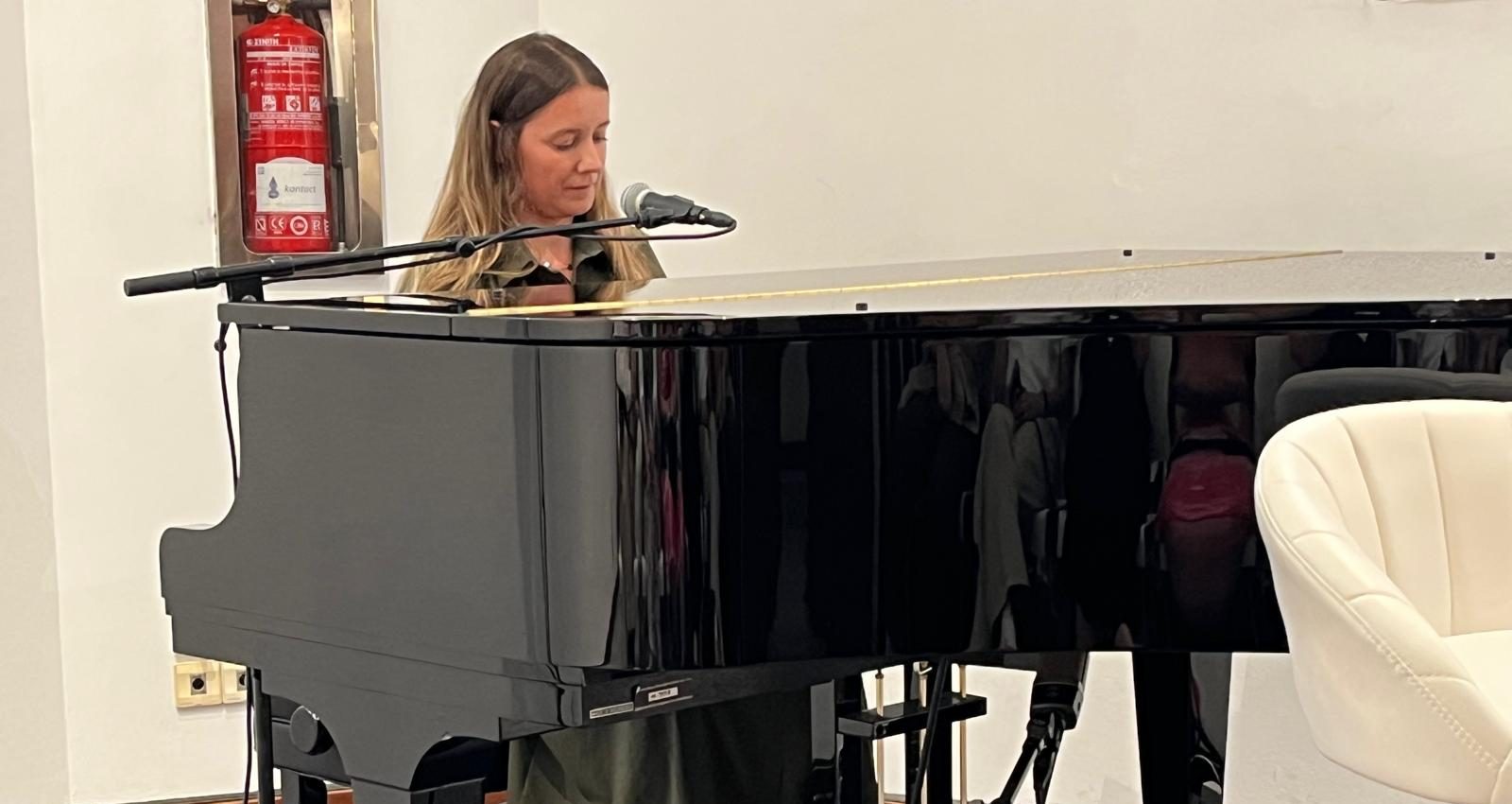 Nina, vocalista de Morgan, abre el nuevo curso del Instituto Juan Gil-Albert